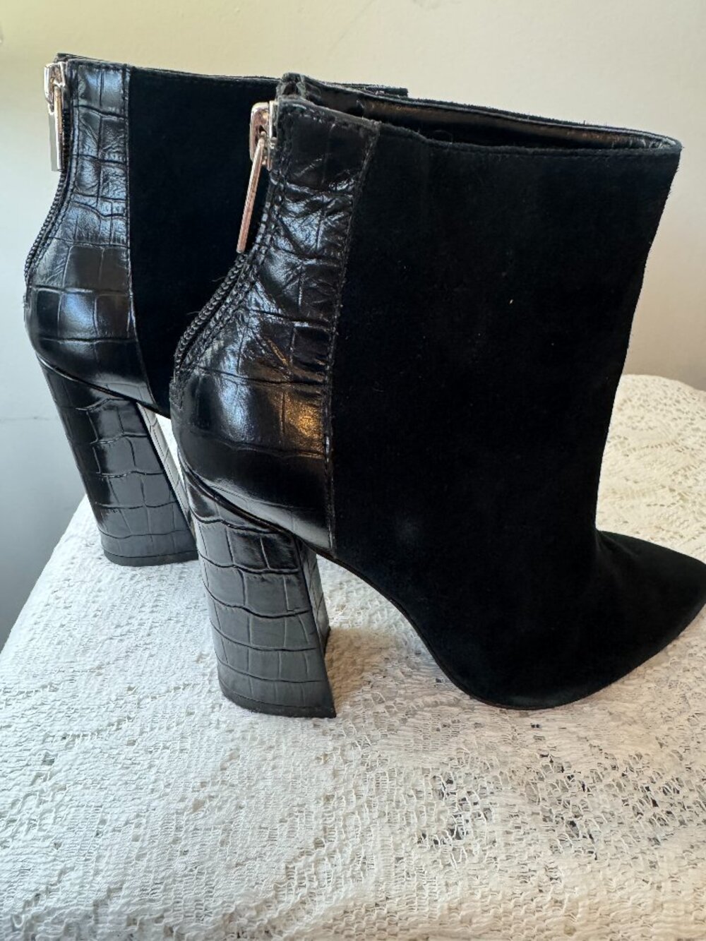 Charles David Stacked Heel Leather Booties Size 5M